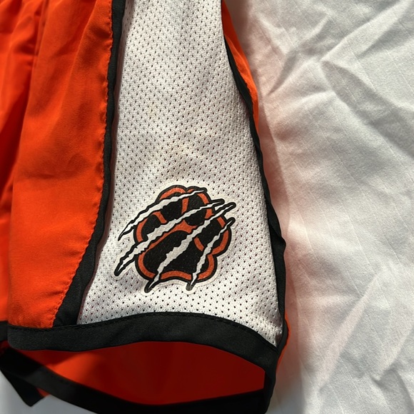 Youth girls shorts with graphics on one side - Picture 3 of 5